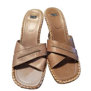 Stuart Weitzman leather espadrille platform sandals- 8.5B.        A17